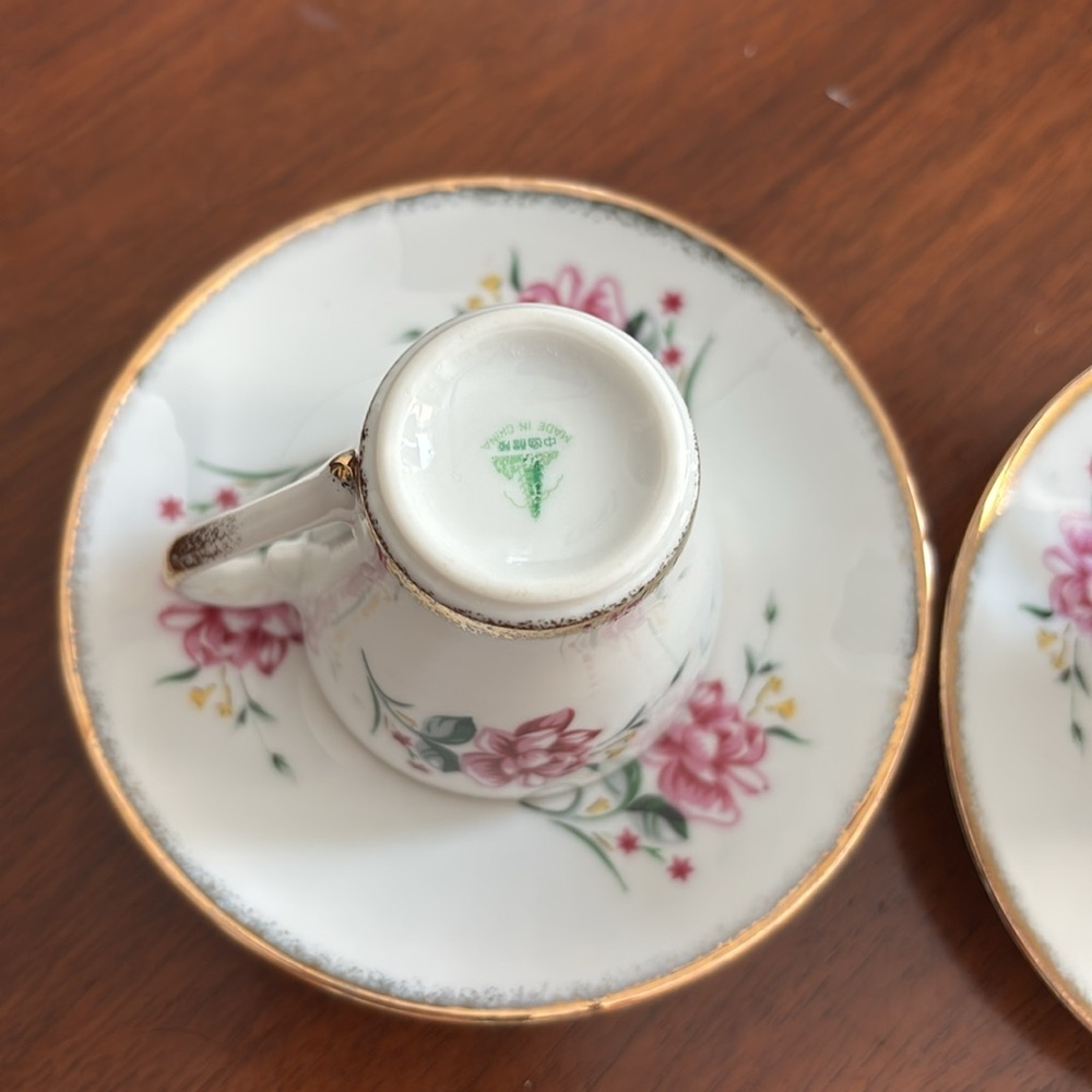 Floral Teacup and Saucer Set with Gold Trim - Picture 3 of 6